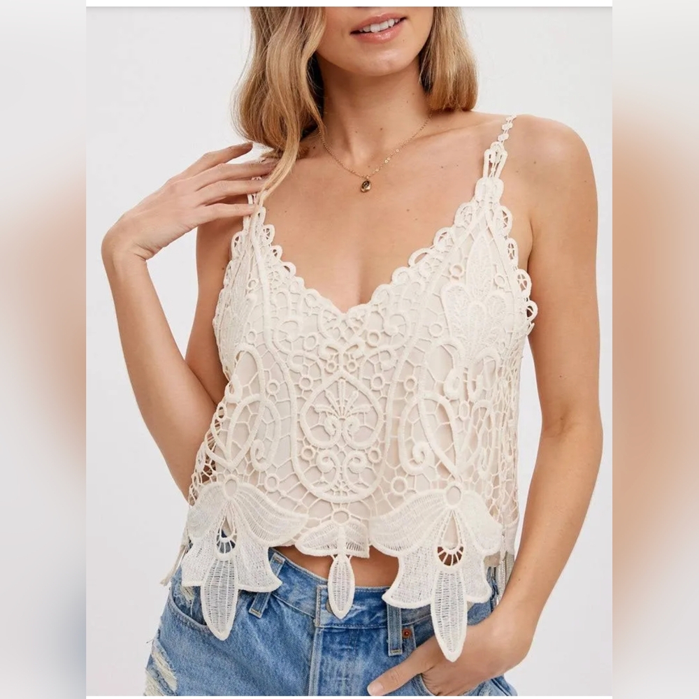 Bluivy Lace Cropped Tank